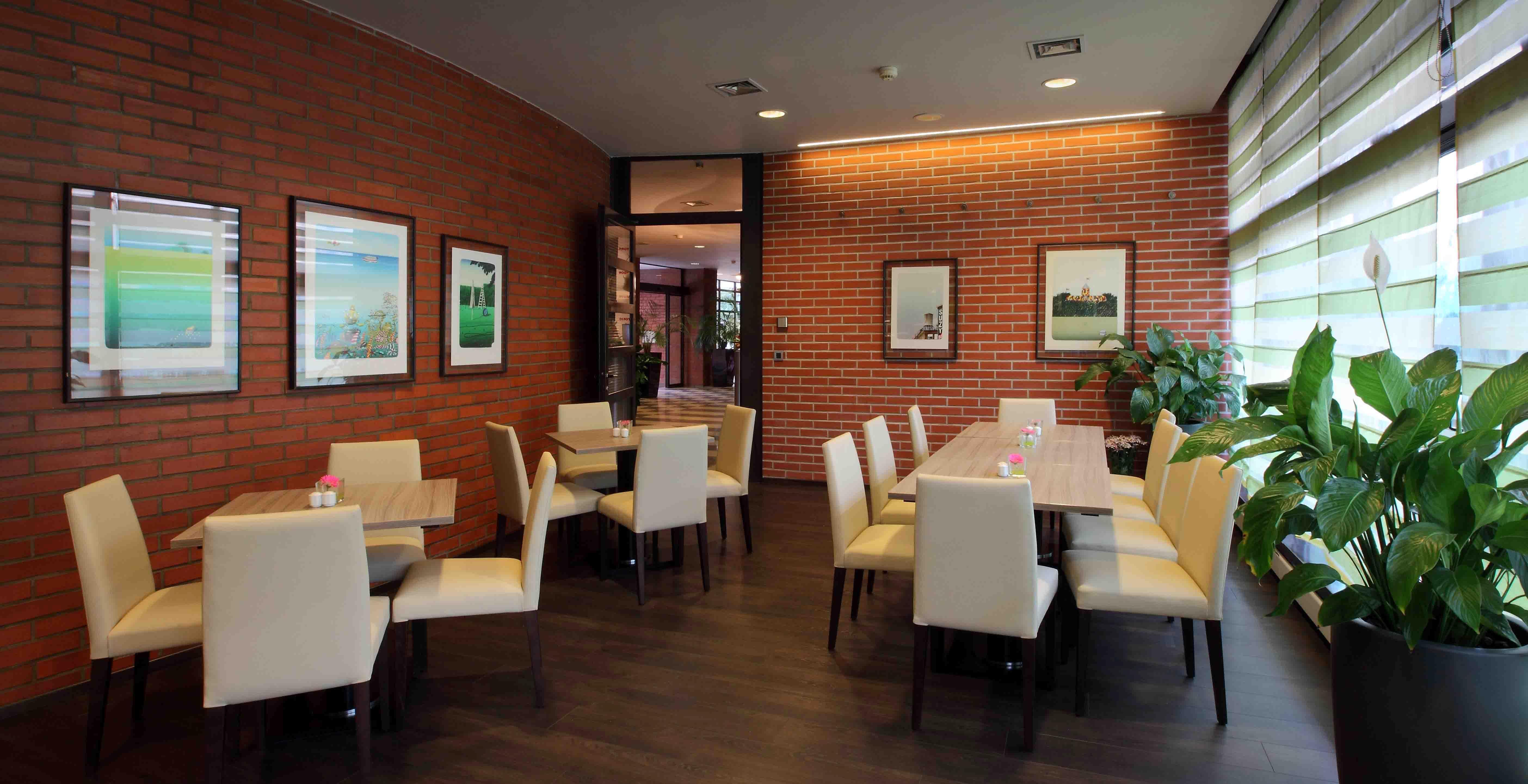 Expo Hotel
