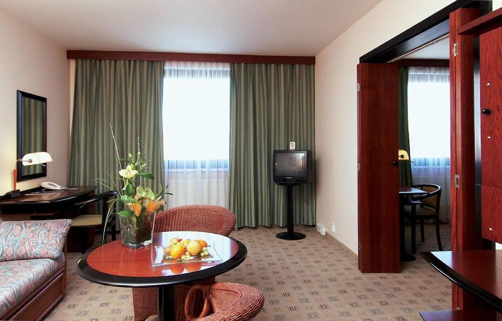 Hotel Expo 4*